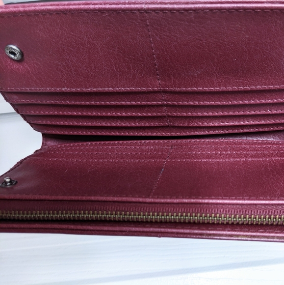Matt & Nat Vtg Burgundy Vegan Wristlet / Large Wallet. Rare find. HP! - Picture 4 of 12